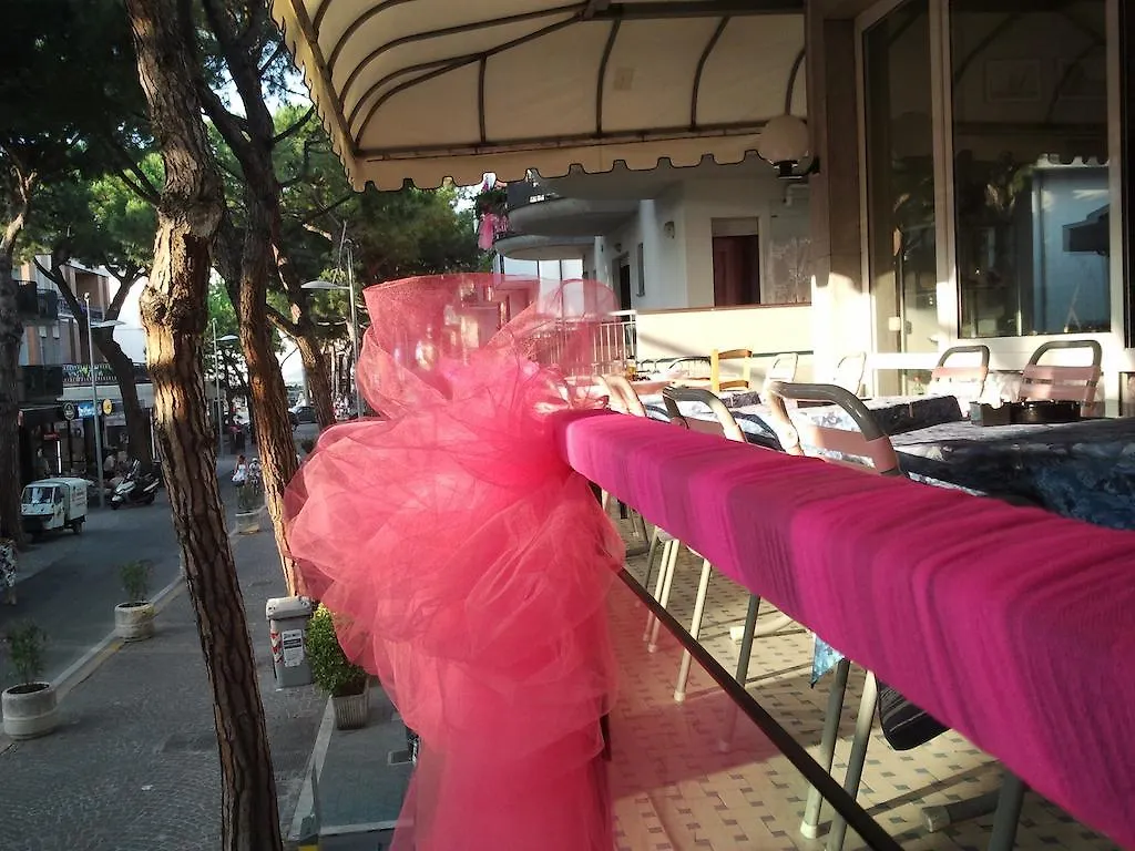 **  Hotel Caravelle Riccione Italia