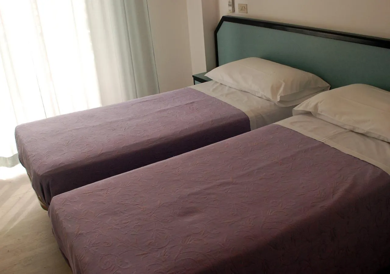 **  Hotel Caravelle Riccione Italia