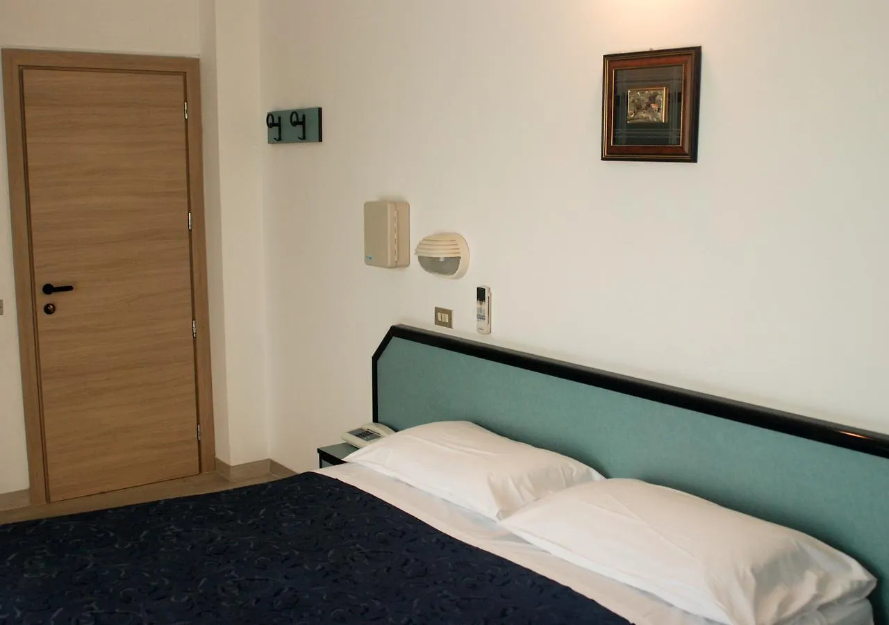 Hotel Caravelle Riccione 2*,  Italia